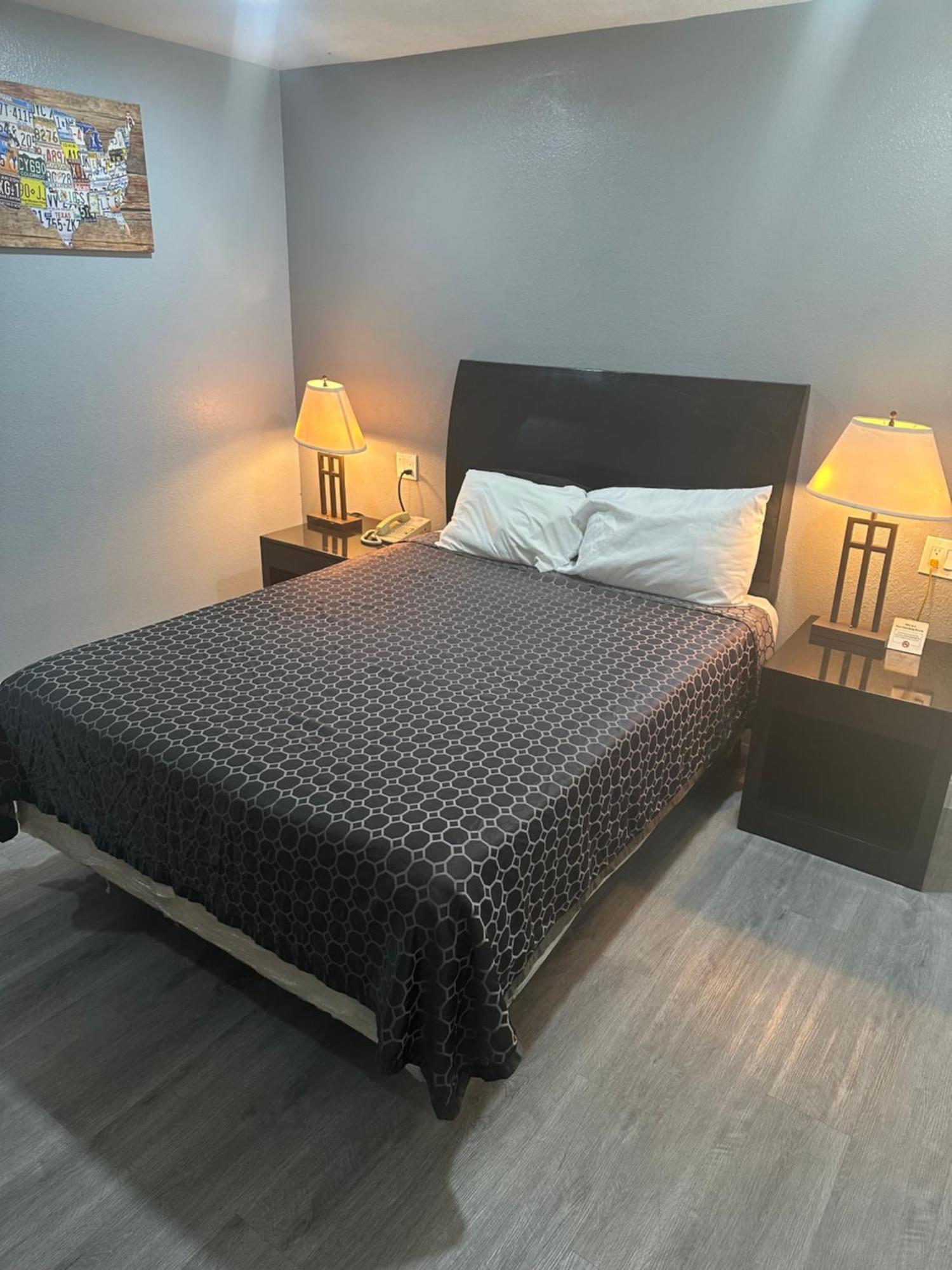 Econo Lodge I-5 At Rt 58 بوتونويلو المظهر الخارجي الصورة
